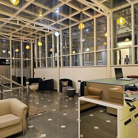 Hotel The Glass House Grander Noida Exterior foto